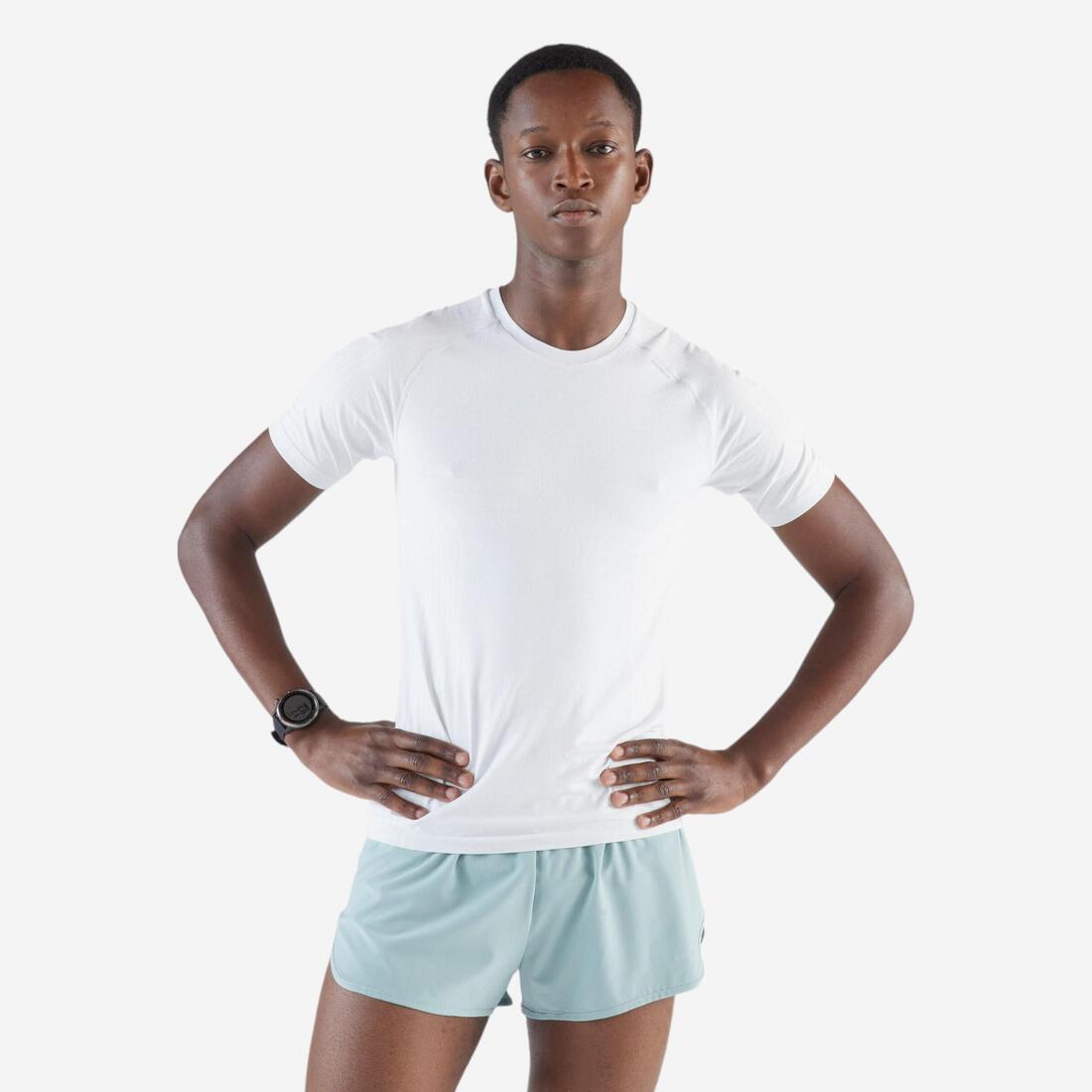 article en promo : T-SHIRT DE RUNNING 500 CONFORT SLIM SANS COUTURES